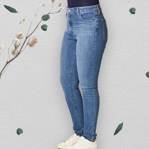 LEVI'S Womens 721 High Rise Skinny Jean Hypersoft Size 28/28 6S NWT